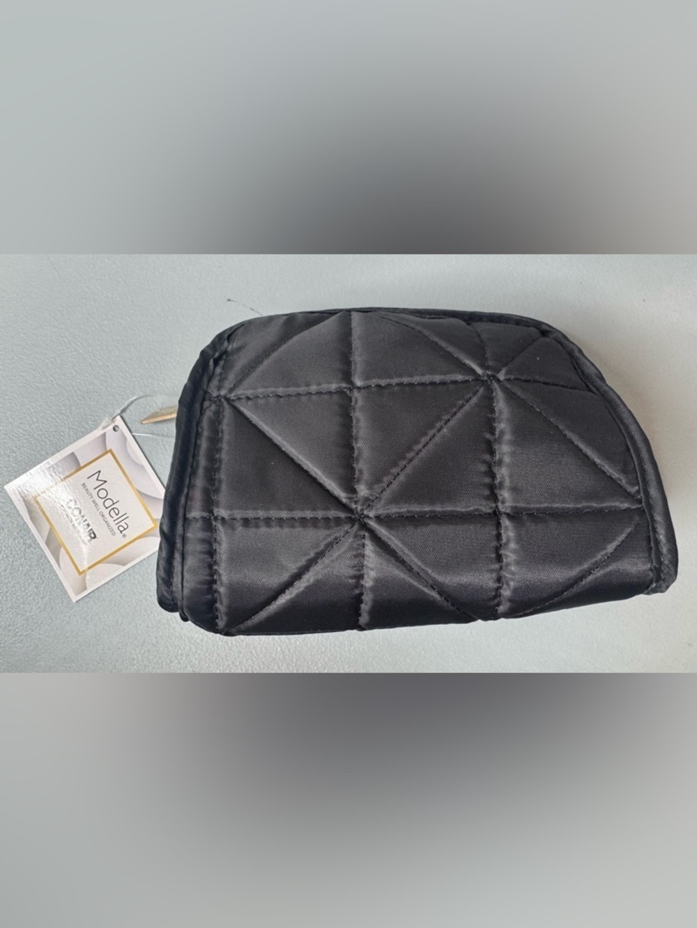 Modella conair Black Quilted Makeup Pouch w/ Gold Hardware dome shaped easy clea